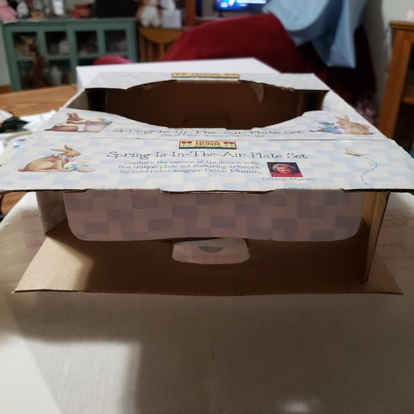 1998 New Vintage Debbie Mumm "Spring Is In the Air" 4 plates in this package - Picture 5 of 10